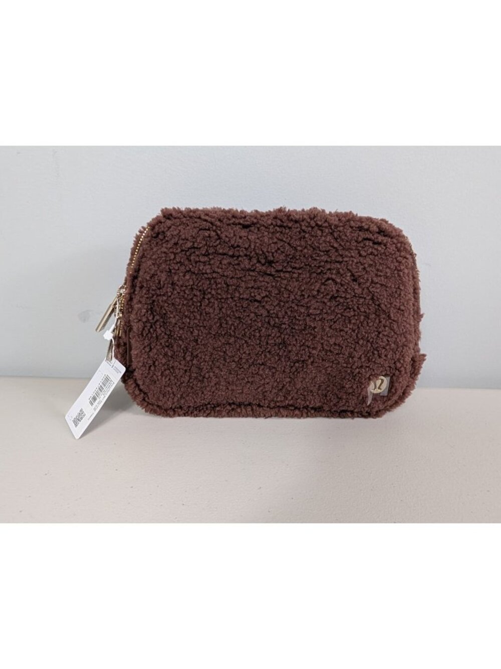 Lululemon Everywhere Belt bag in brown fleece